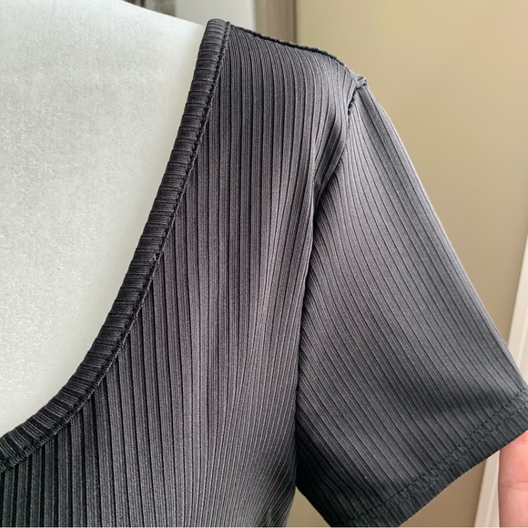 NWOT Dalmatian Print Short Sleeve Maxi Dress with belt - Picture 6 of 12